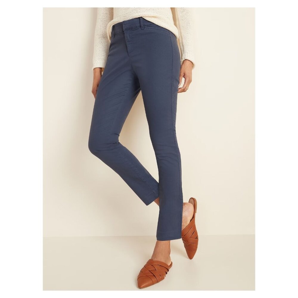 SOLD - Old Navy Mid-Rise Pixie Pants - Navy
